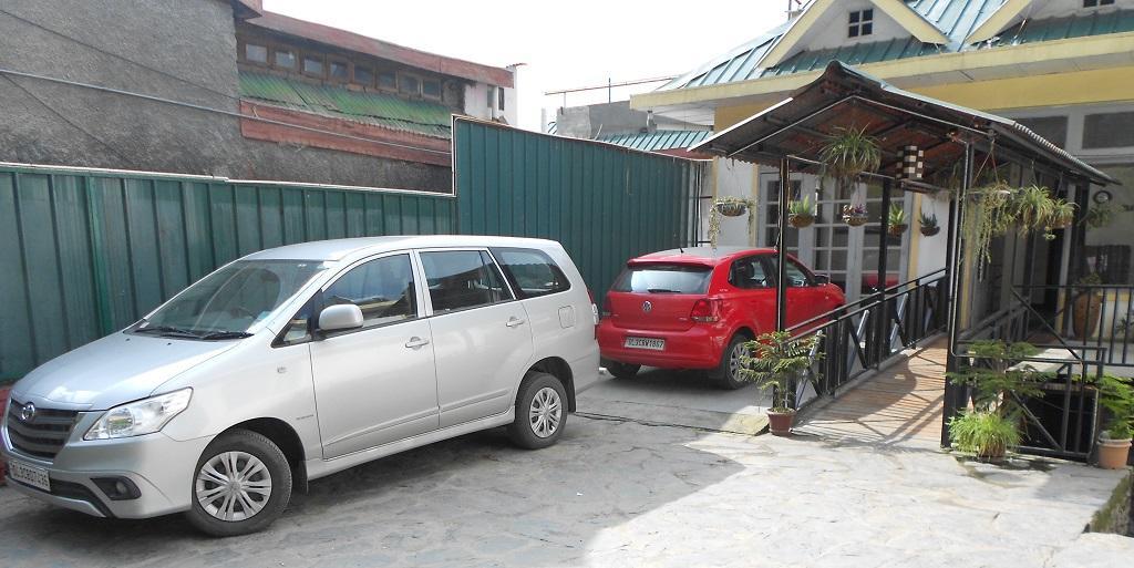 Hotel Aangan Regency Shimla Exterior foto