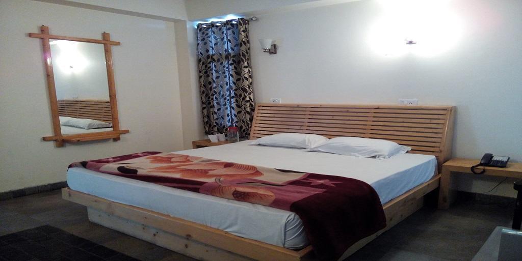 Hotel Aangan Regency Shimla Exterior foto